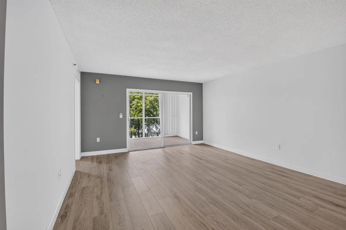  Unit 405 photo 13