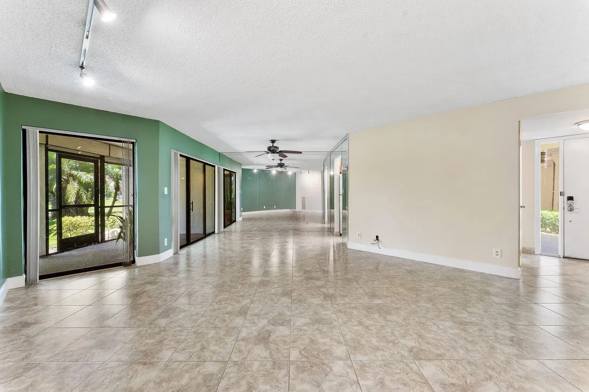  Unit 102 photo 10