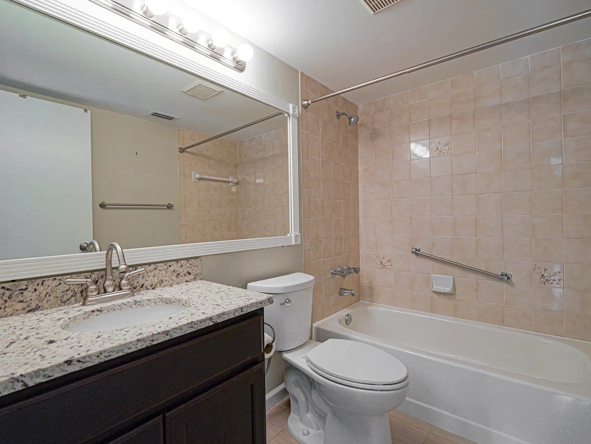 Residence photo 16