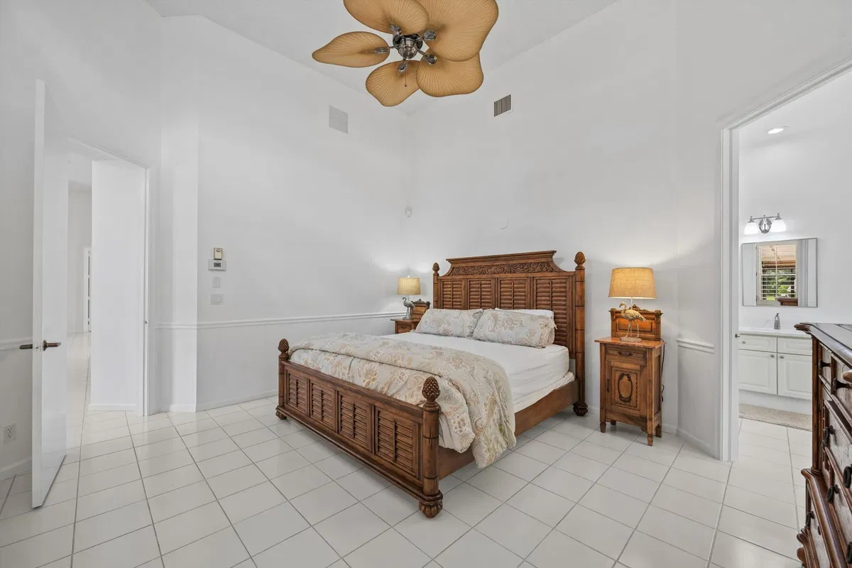 Residence photo 16