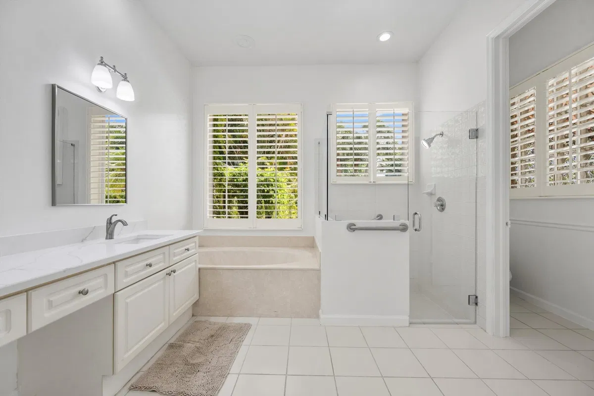 Residence photo 19