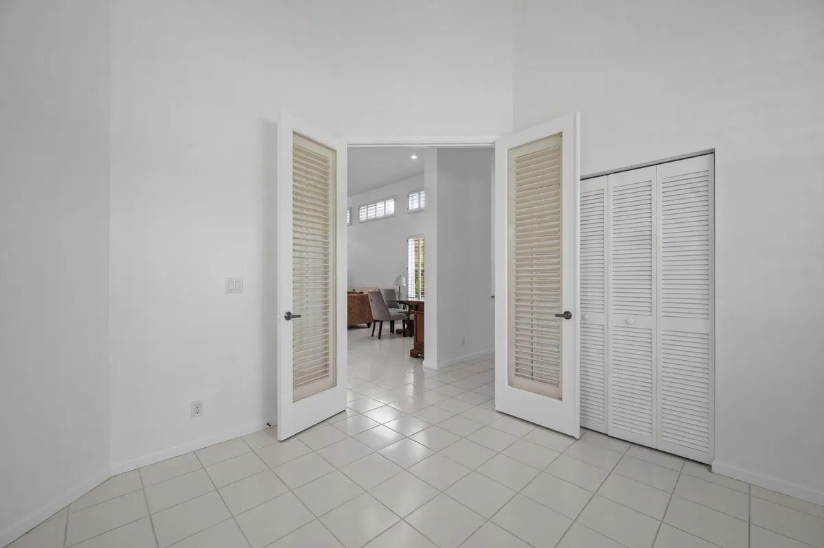 Residence photo 22