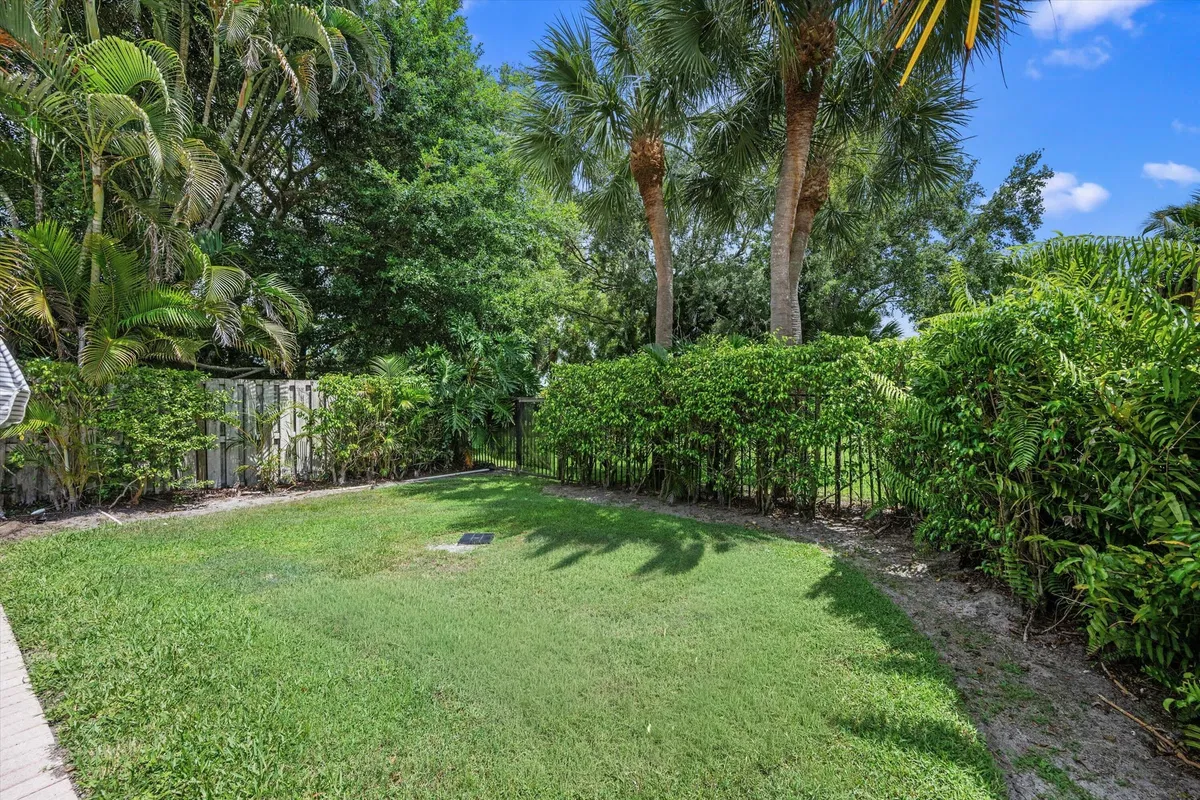Residence photo 34