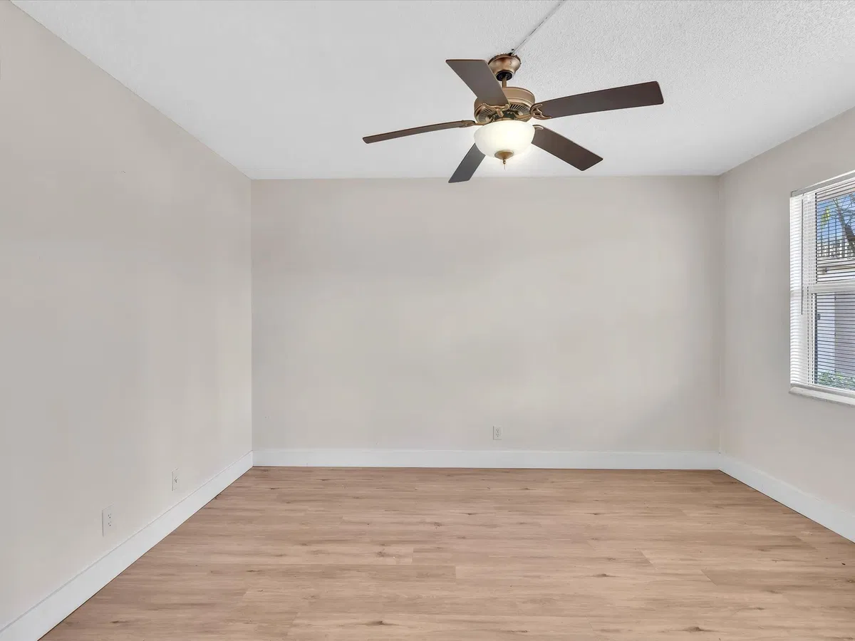 Unit 104 photo 22