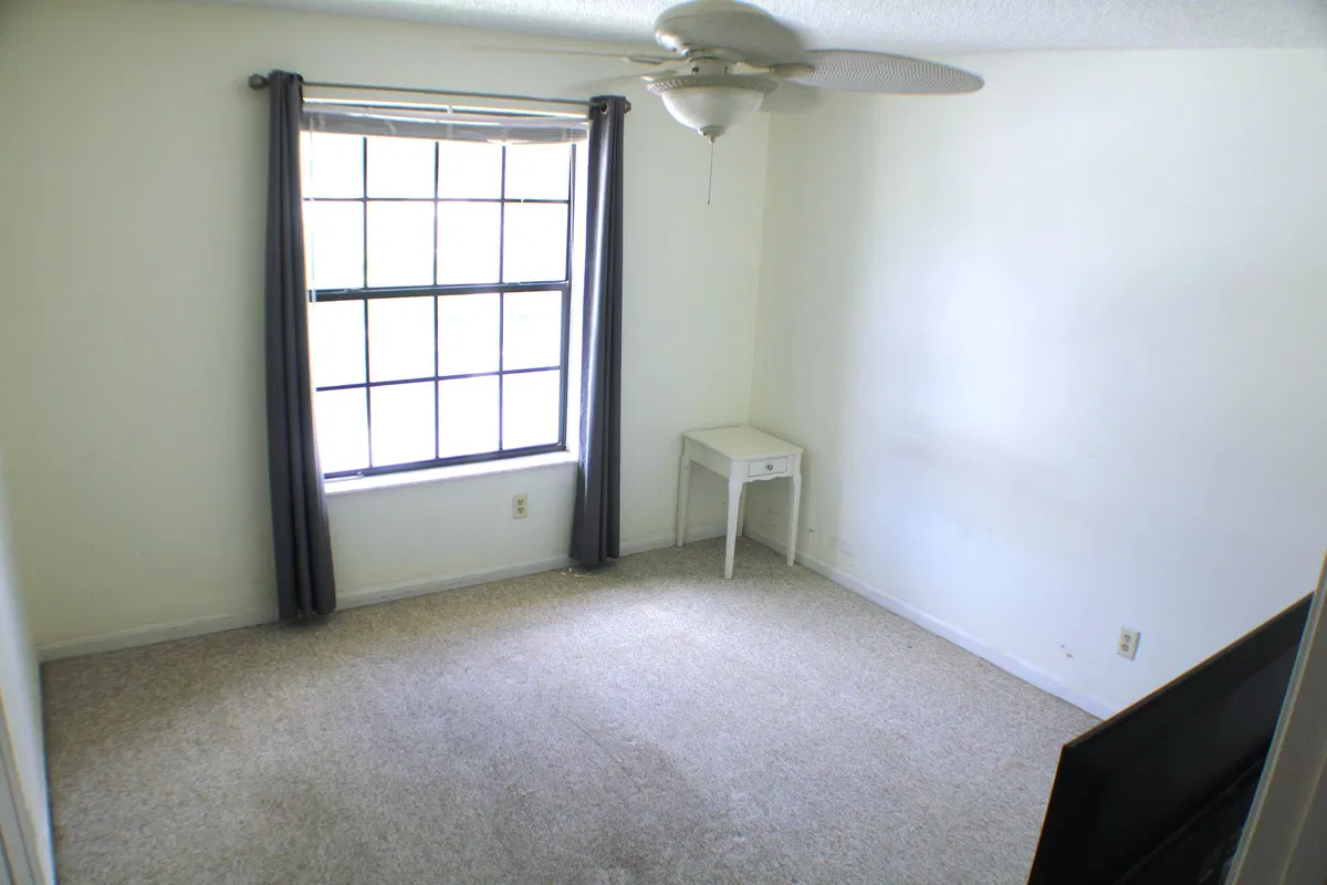 Unit C photo 13