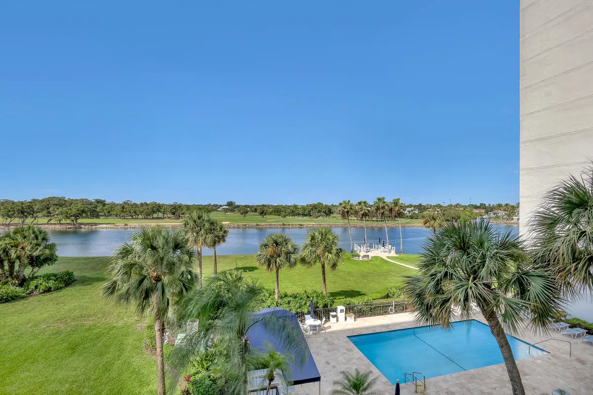 Golfview North Palm Beach II Unit 403