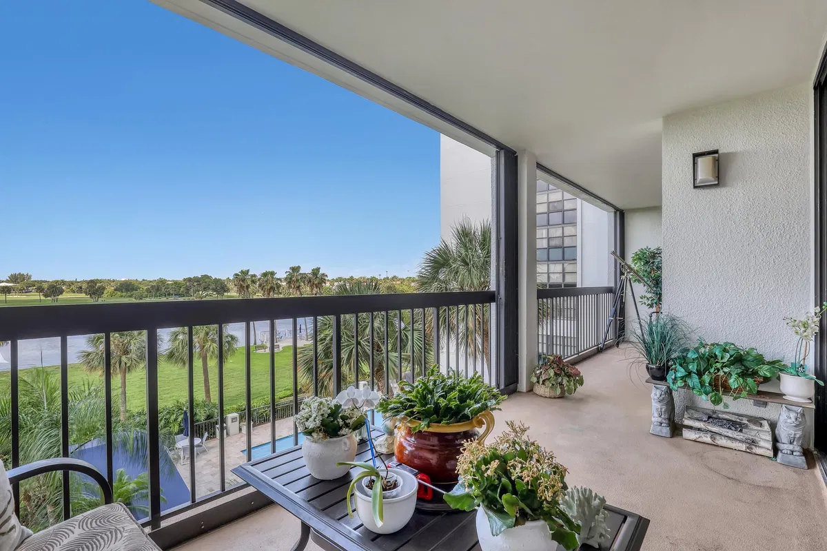Golfview North Palm Beach II Unit 403 photo 13