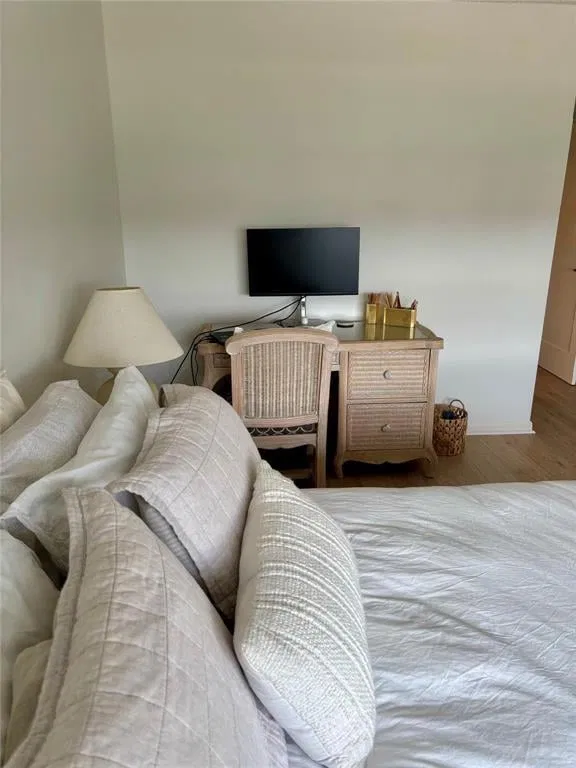 Unit C34 photo 13