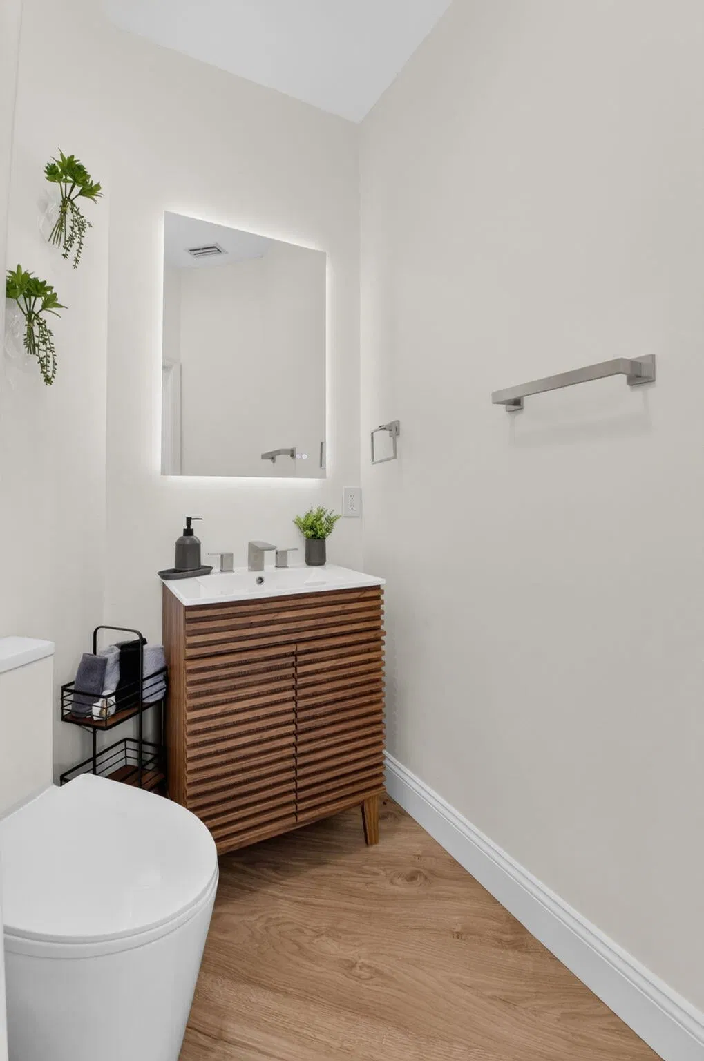 Unit 104 photo 28