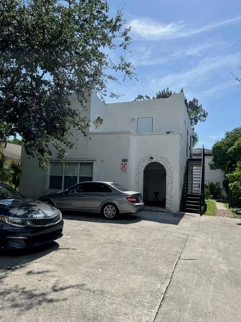 Residence photo 4