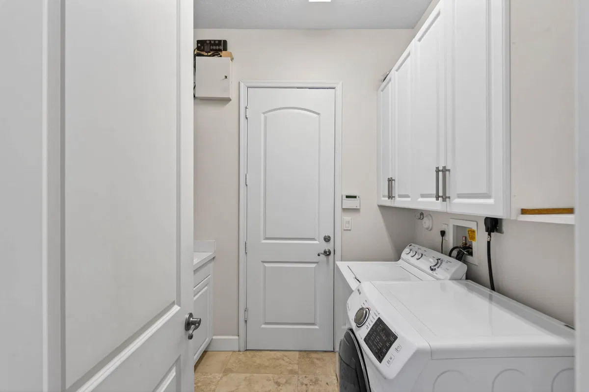  Residence photo 16