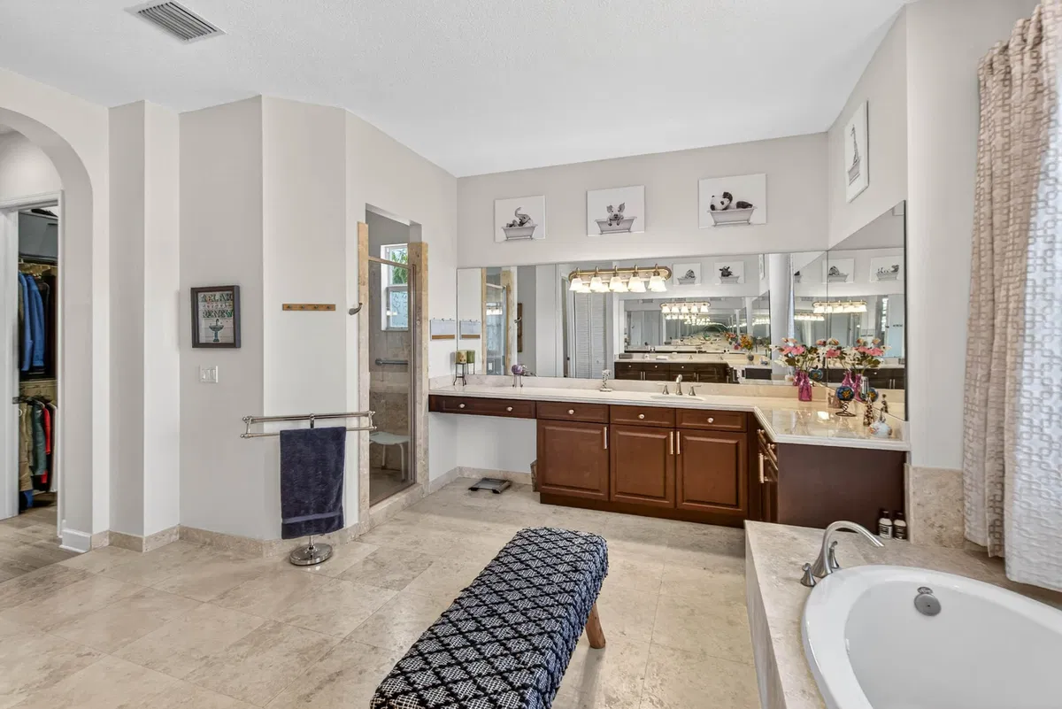  Residence photo 28