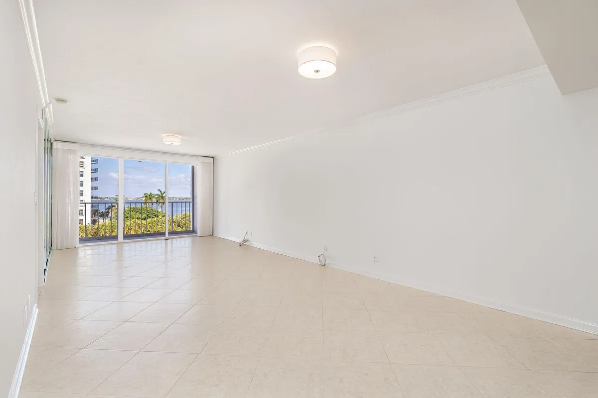 Unit 505 photo 25