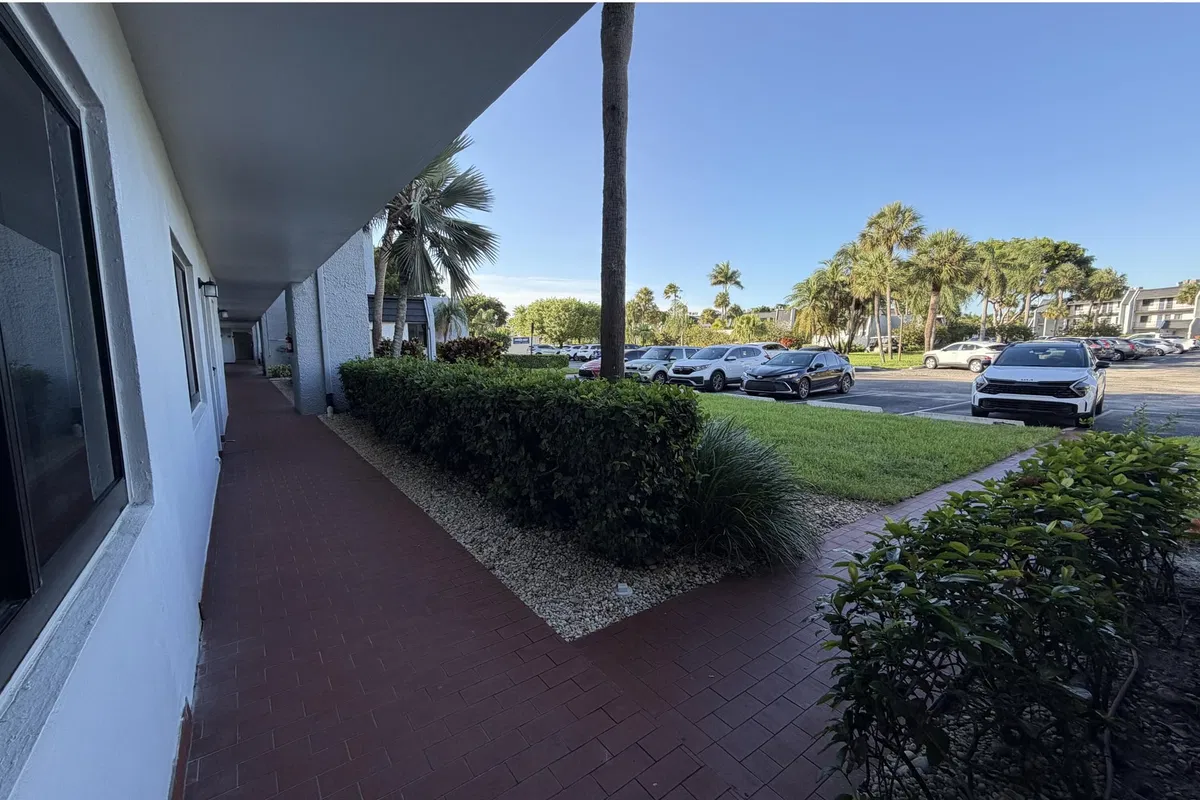 Unit 101 photo 16