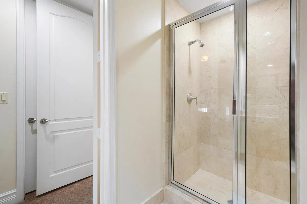 Esplanade Grande Unit 605 photo 16
