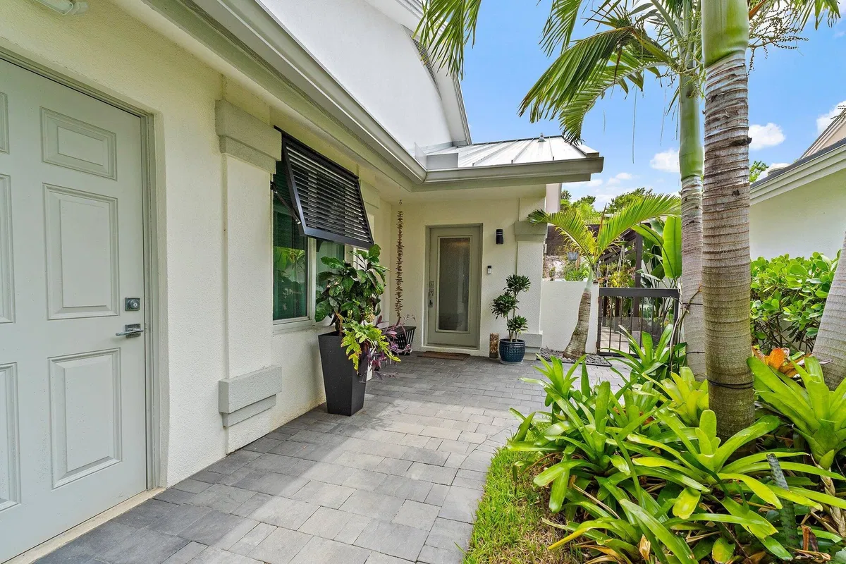 Residence photo 19