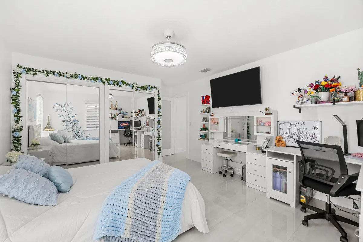 Residence photo 31
