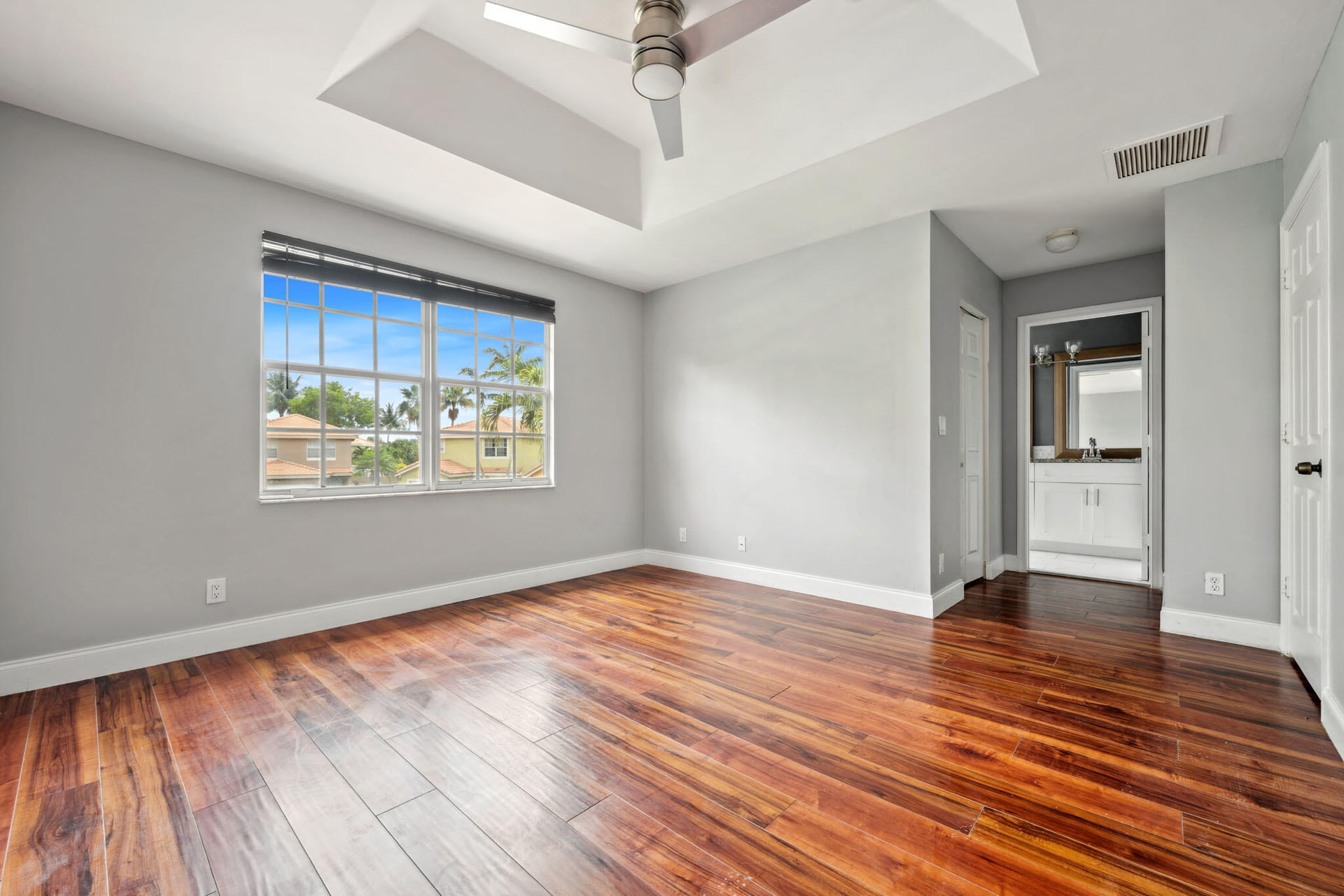 Residence photo 16