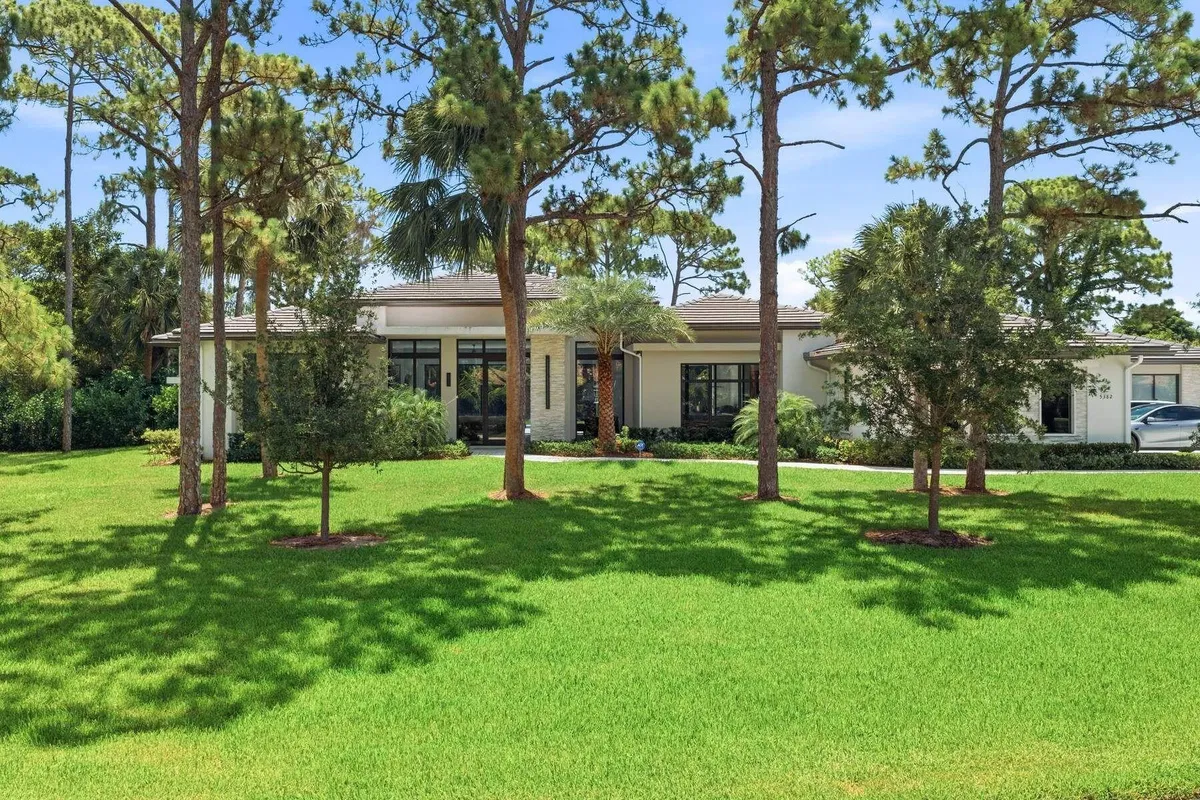 Steeplechase Residence photo 67