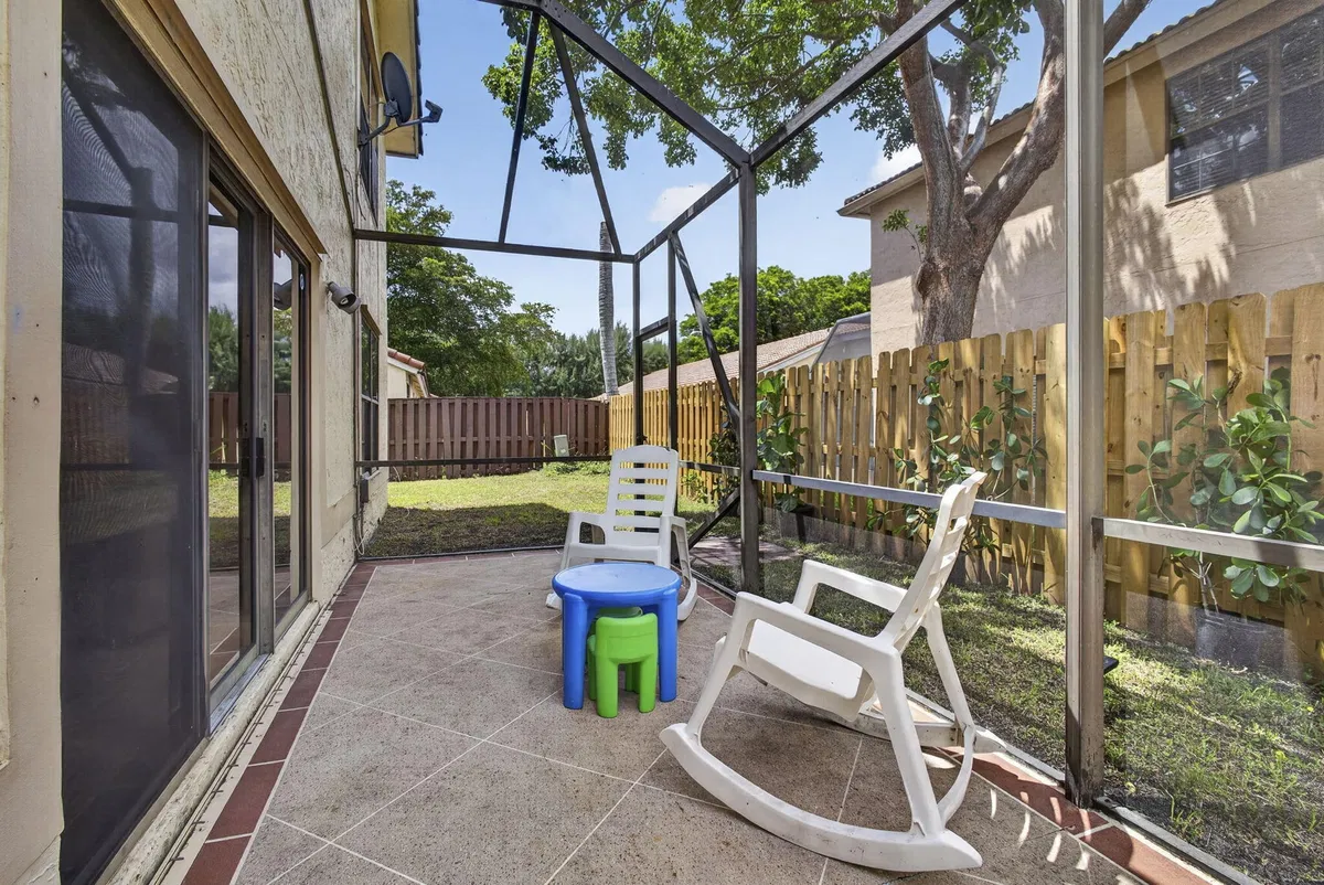 Residence photo 19