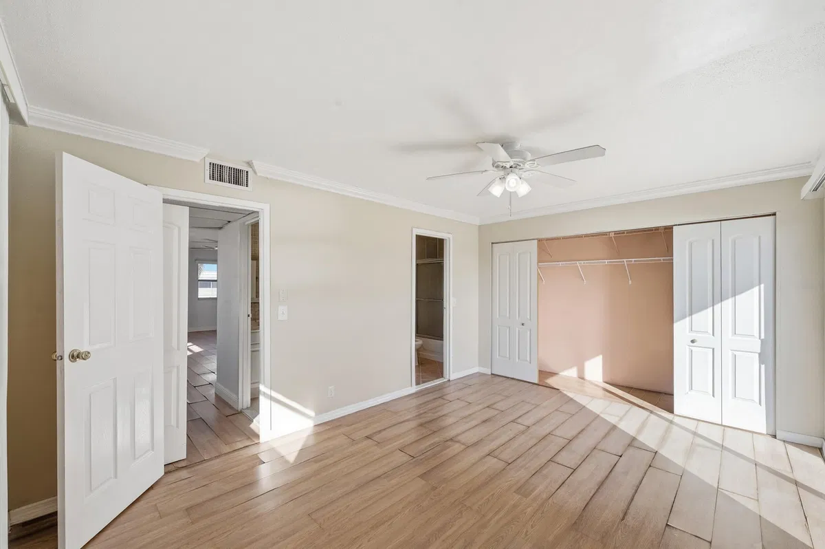 Residence photo 10