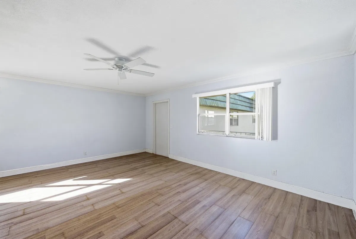 Residence photo 22