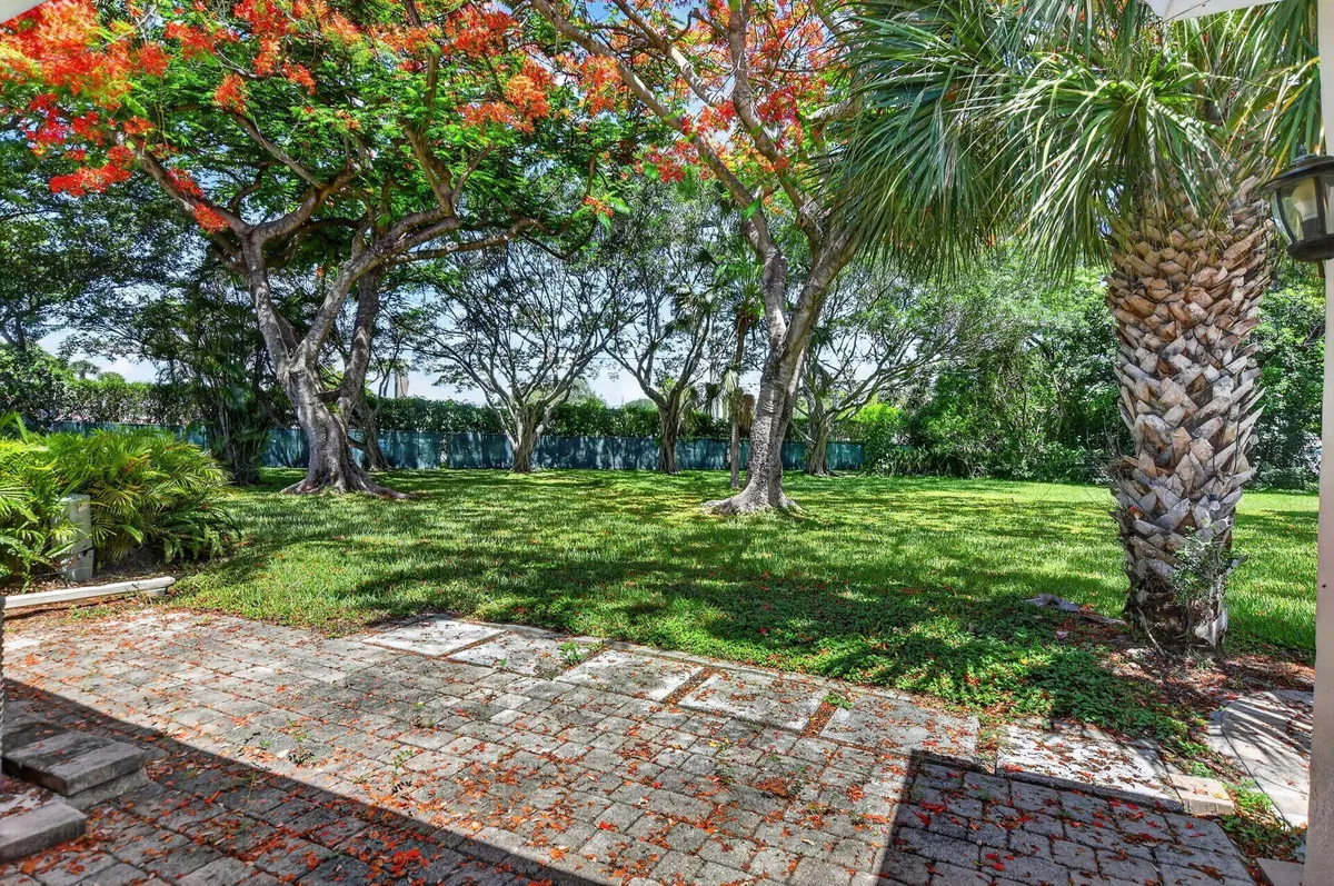 Residence photo 22