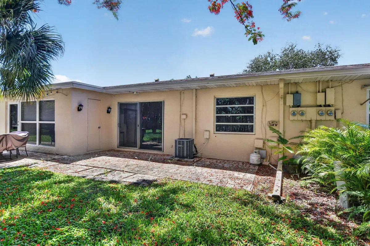 Residence photo 25