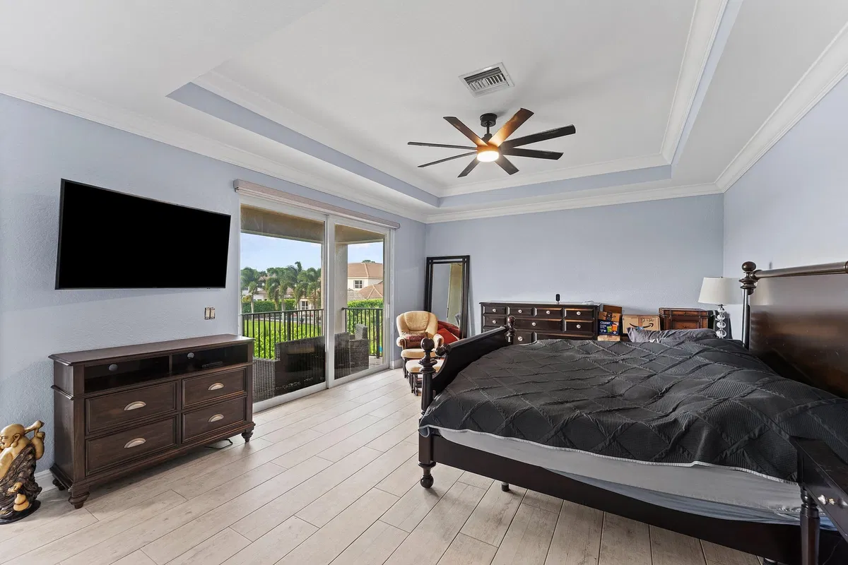  Residence photo 34