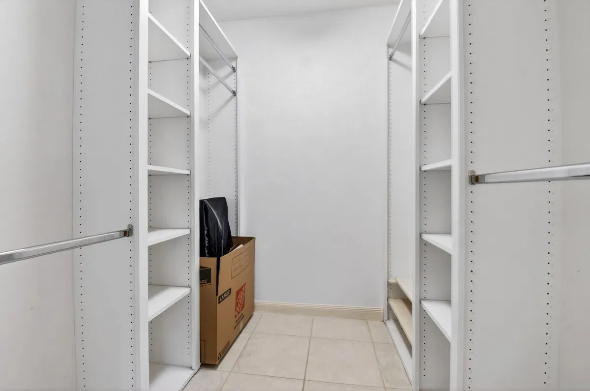 Residence photo 10