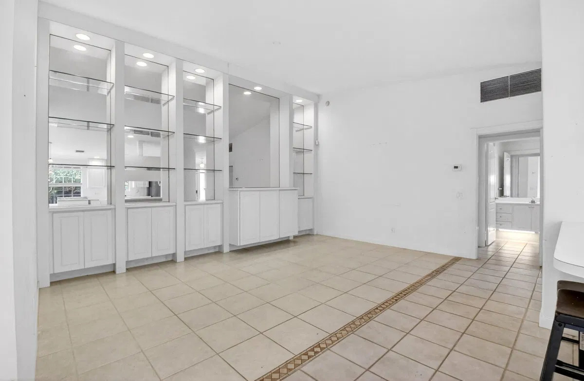  Residence photo 55