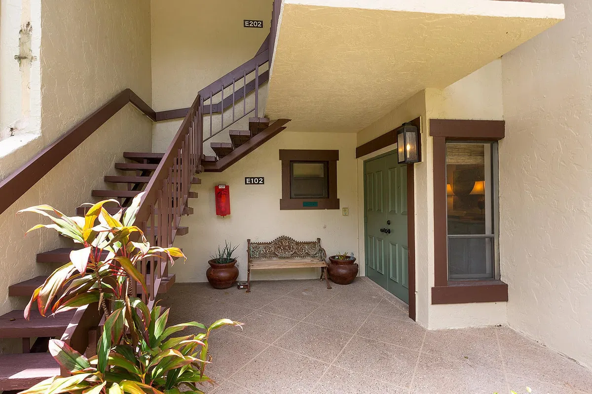 Unit E102 photo 4