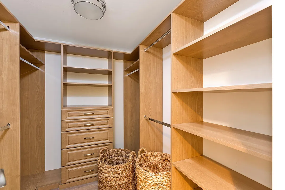 Unit E102 photo 16