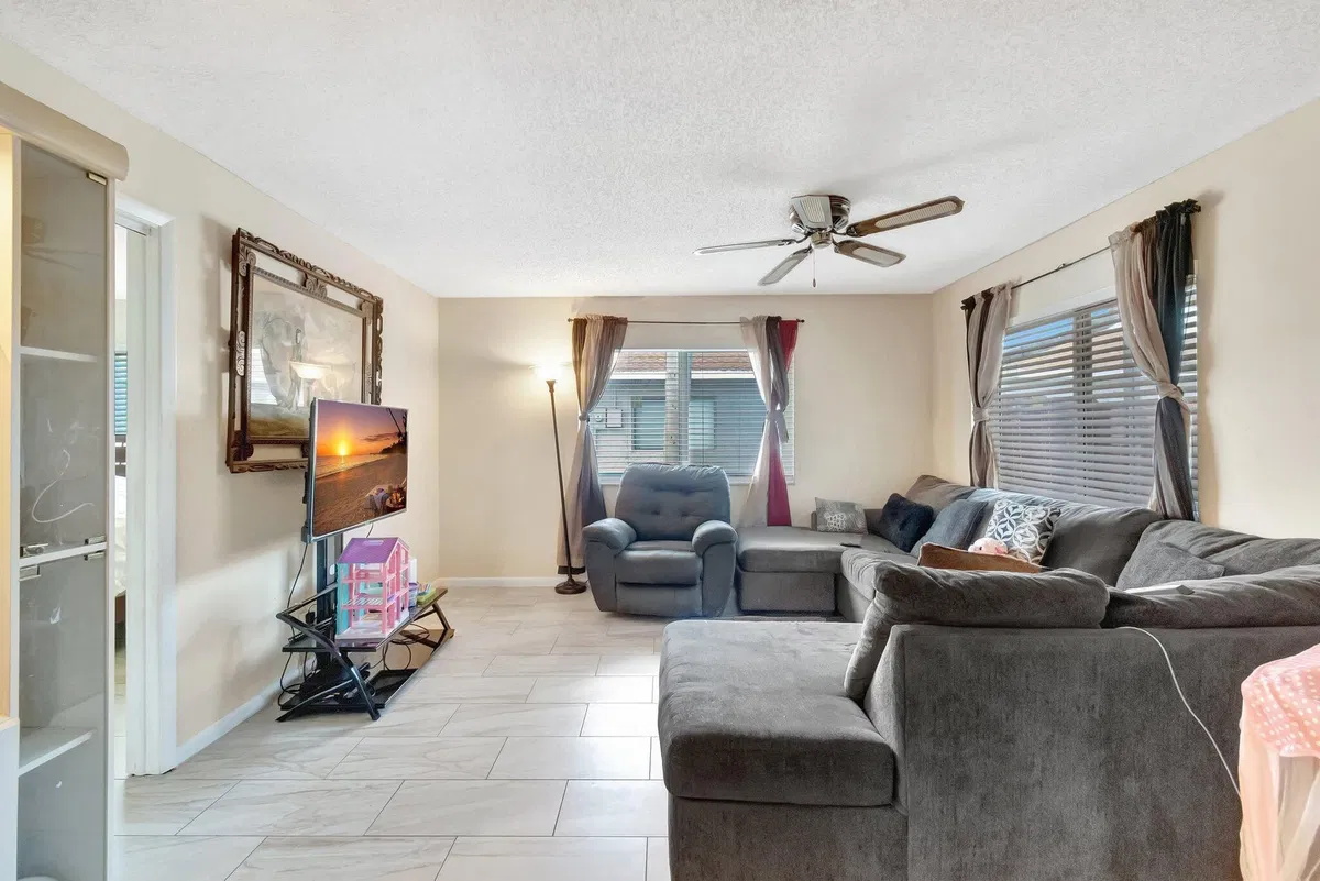 Residence photo 10