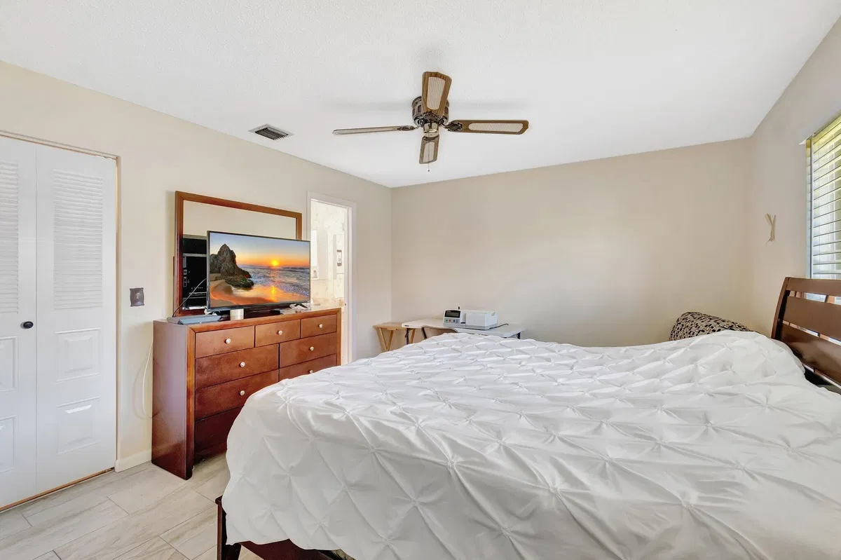 Residence photo 25