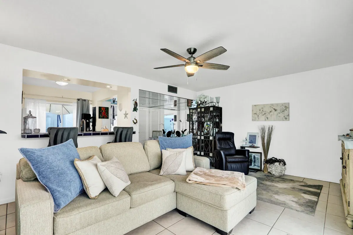  Unit 133 photo 22