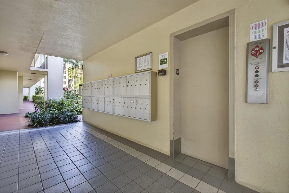 Via Poinciana Lake Worth Unit 202 photo 4