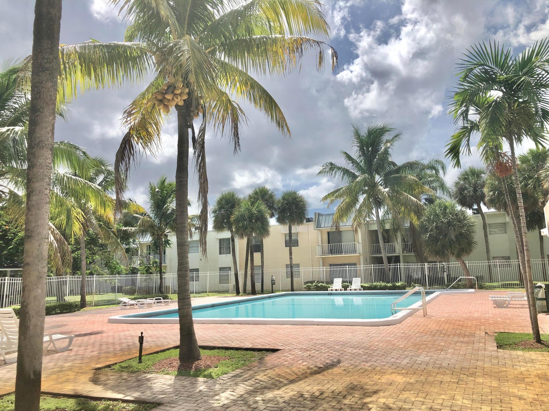 Unit 208 photo 28