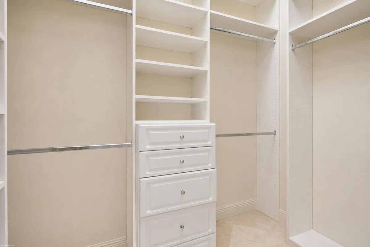 Residence photo 28