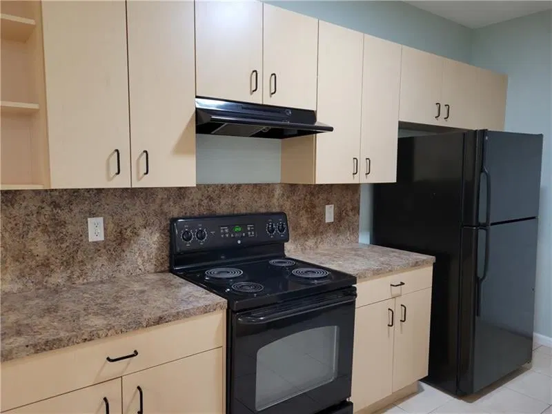 Unit 117 photo 4
