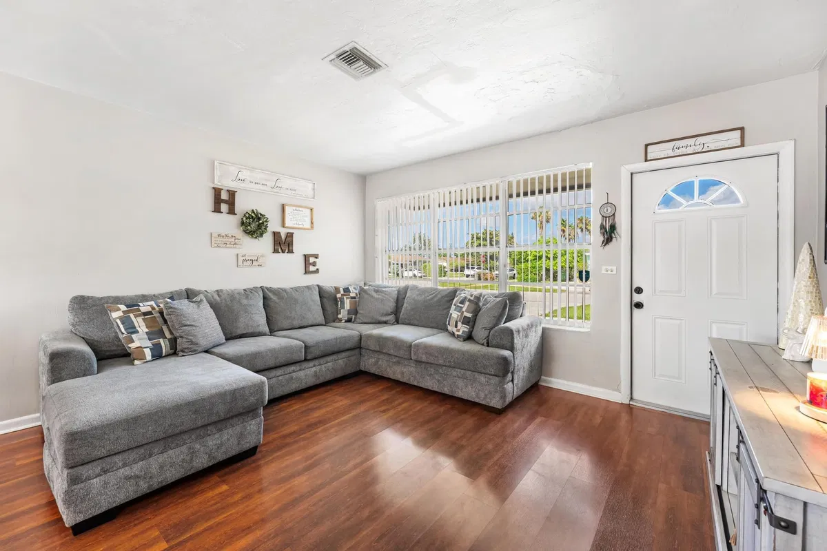 Residence photo 7