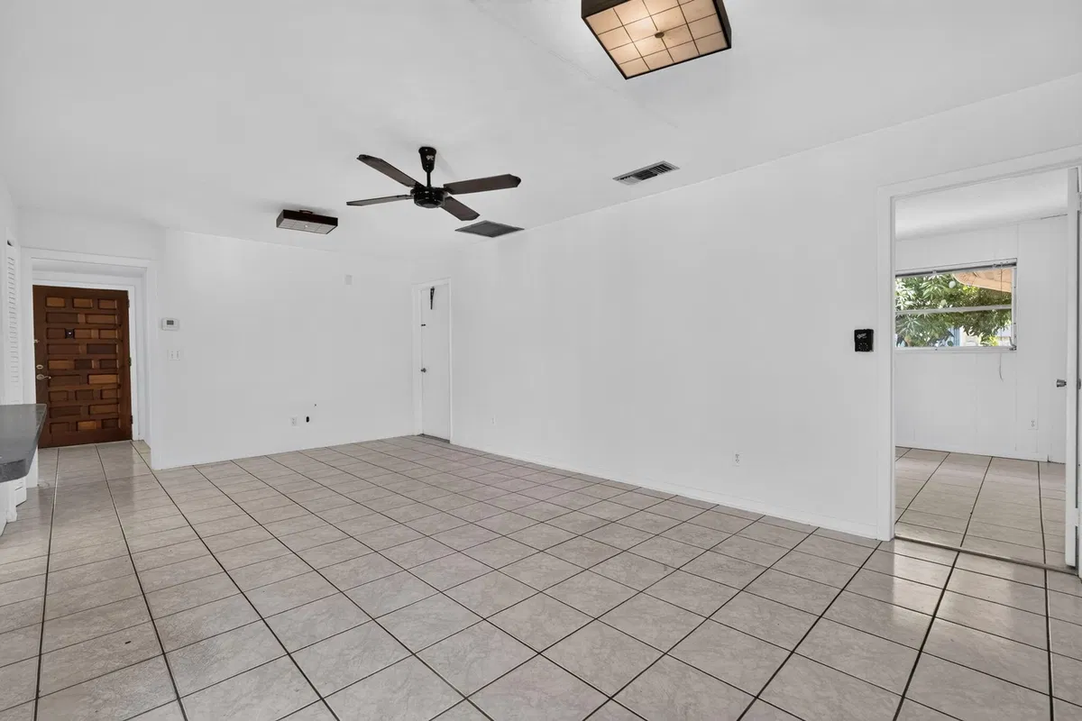 Residence photo 19