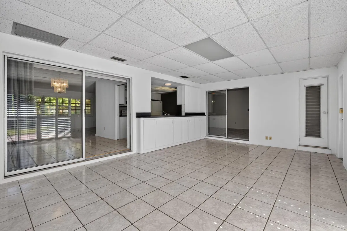 Residence photo 25