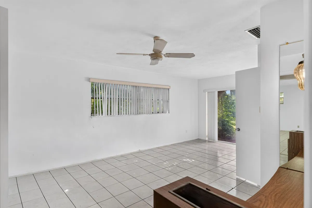 Residence photo 43