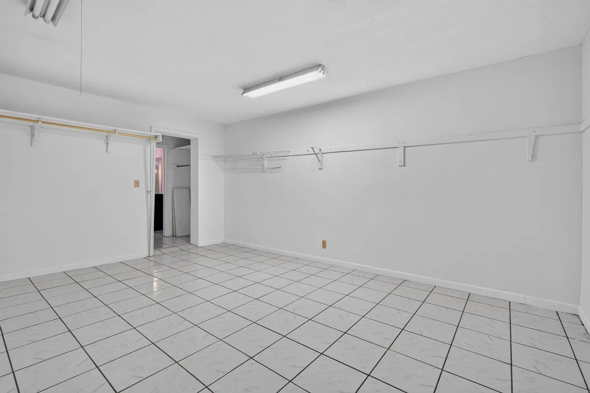 Residence photo 49