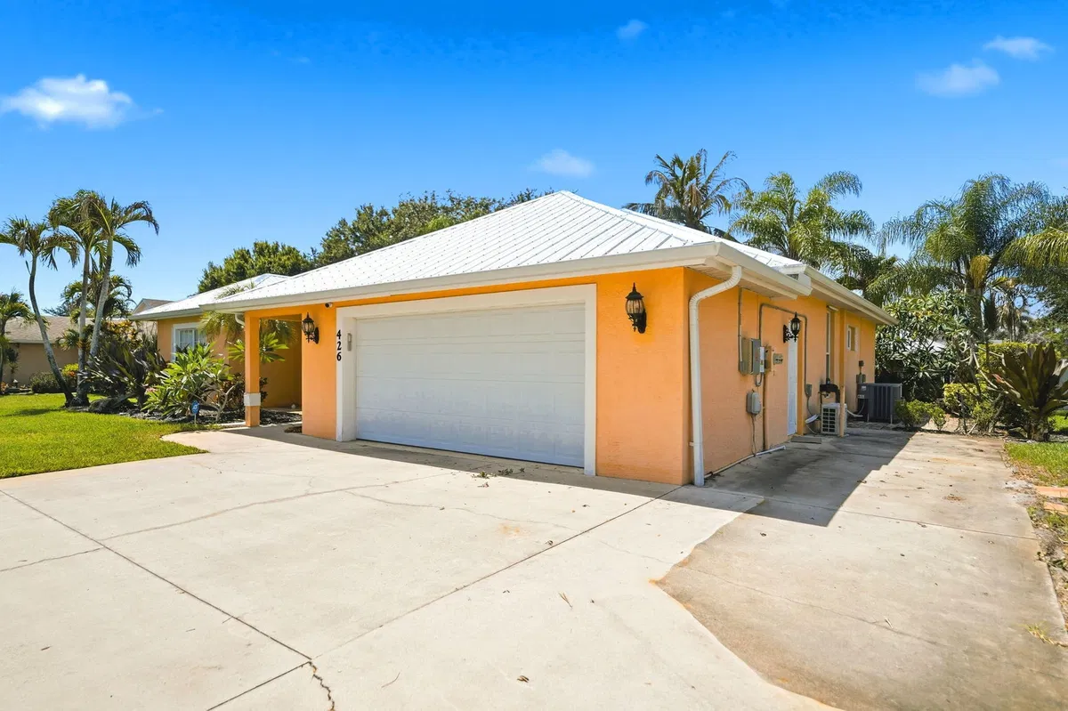 Residence photo 52