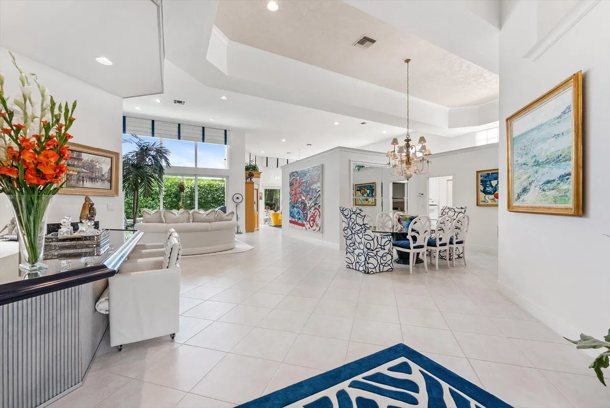 Woodfield Country Club Residence photo 4
