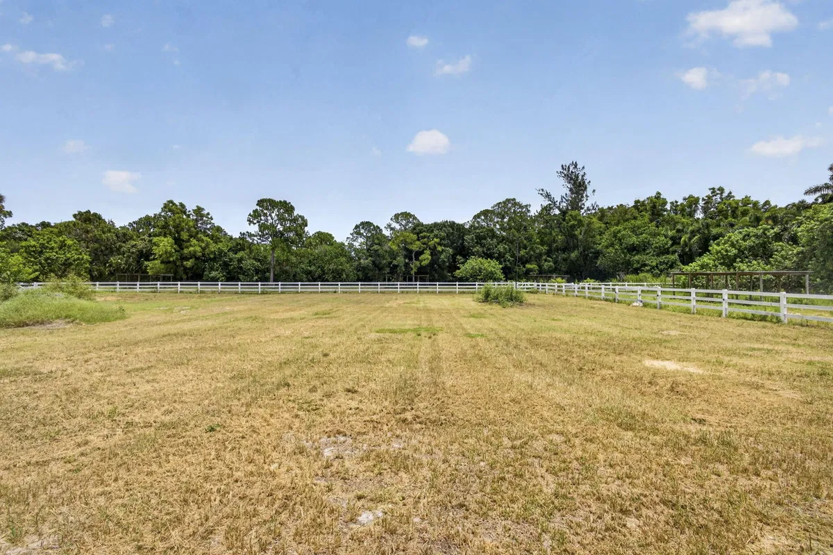 Residence photo 31