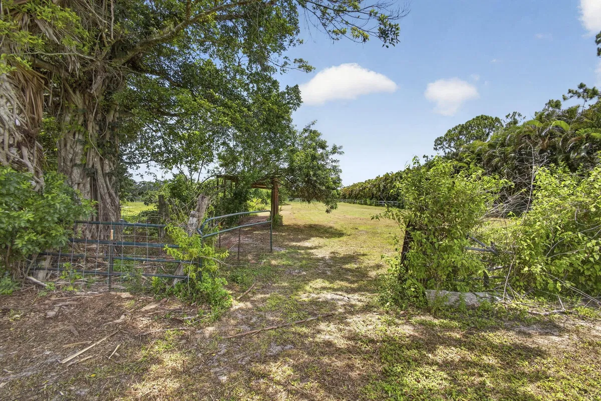 Residence photo 52