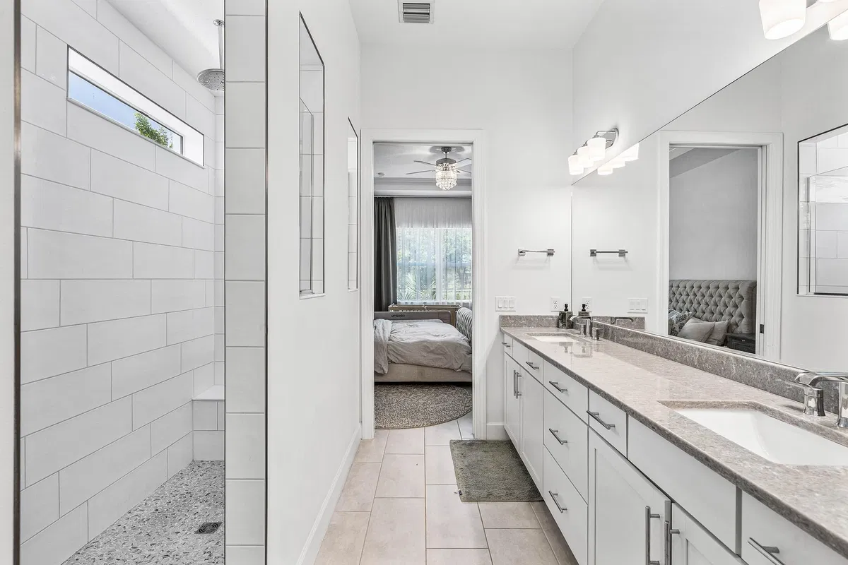 Residence photo 19